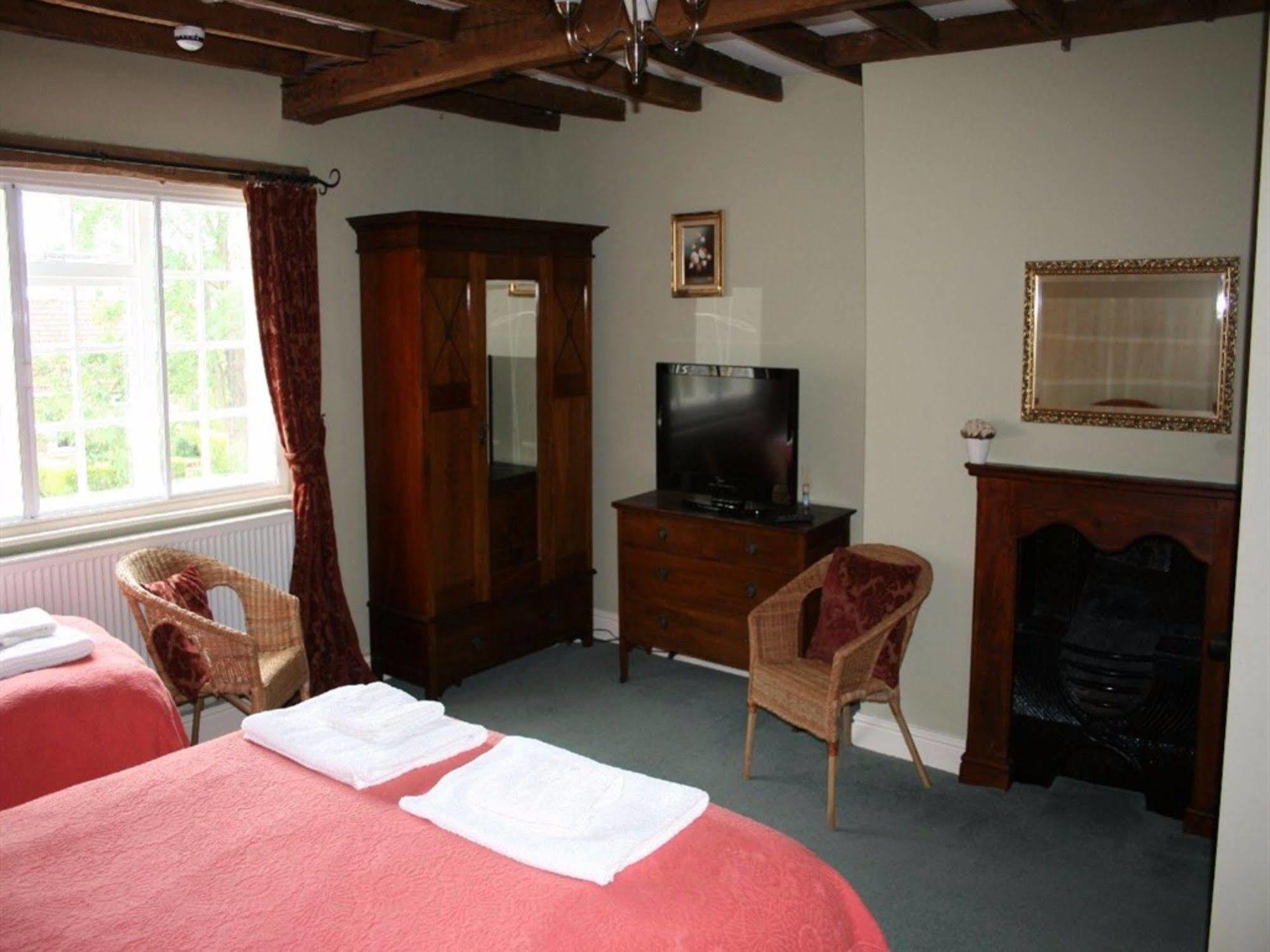 Bed & Breakfast The Manor 4*